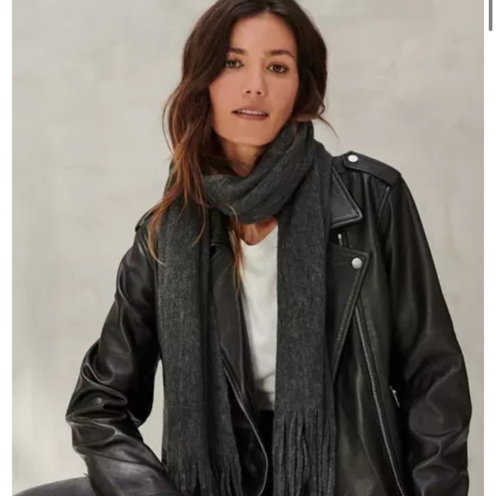 LUCKY BRAND SOLID GRAY BRUSHED SCARF W TASSELS